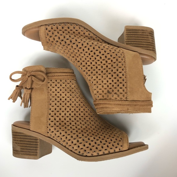 SOLD✳️Girls Brown Laser Cut Open Toe Booties Sz 3 - Picture 5 of 8